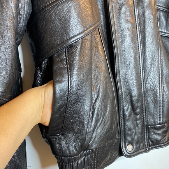 Roundtree & Yorke Dark Leather Jacket - Picture 6 of 11